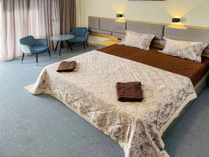 Karvan Hotel - image 11